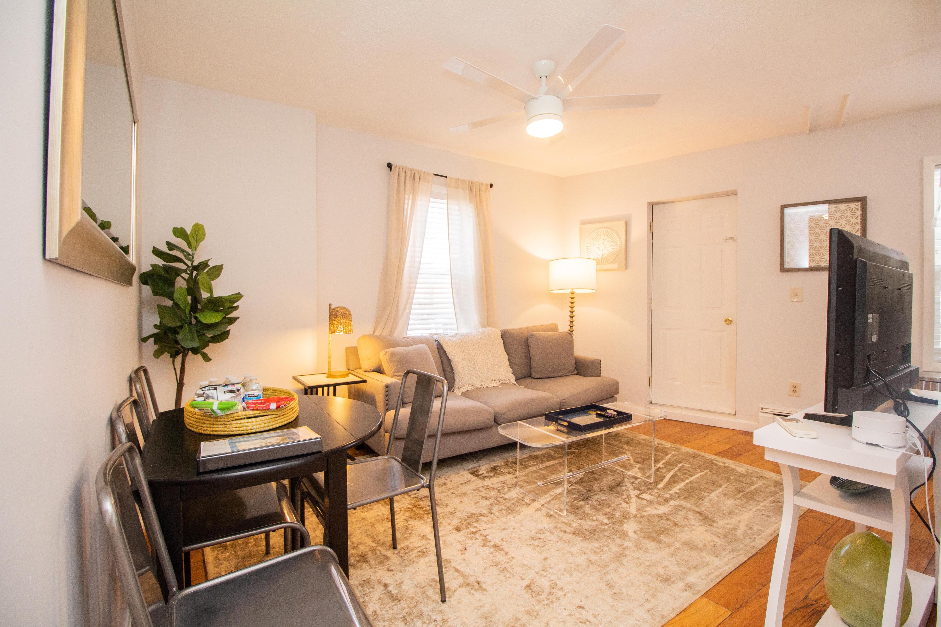 Sun-filled, 2 bed w/ in-unit laundry & central air